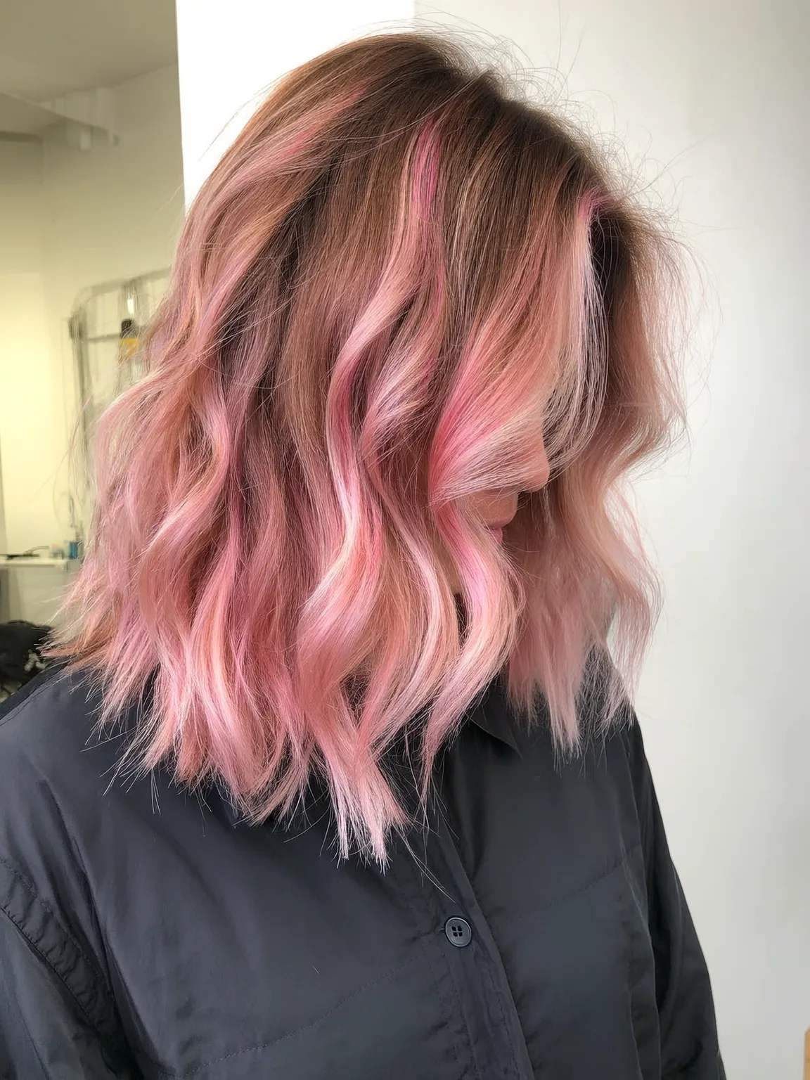 Bouncy Wavy Lob with Rose Gold Strawberry Highlights