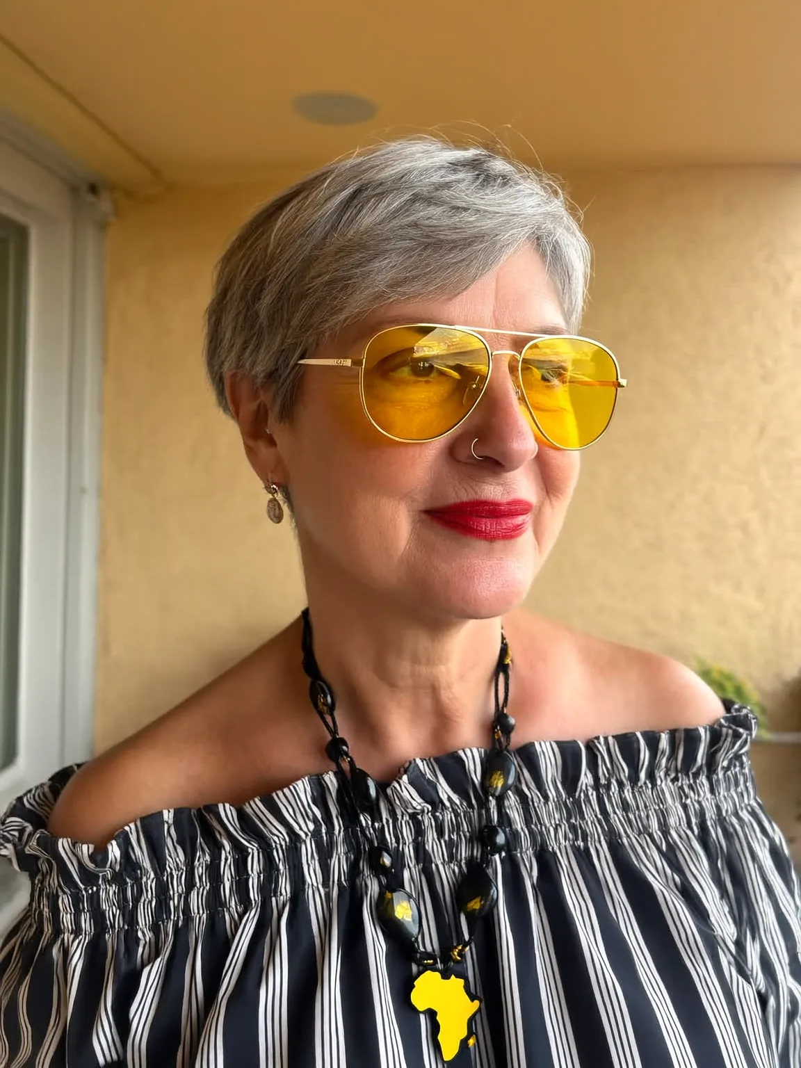 Chic Side-Swept Pixie in Silver Frost