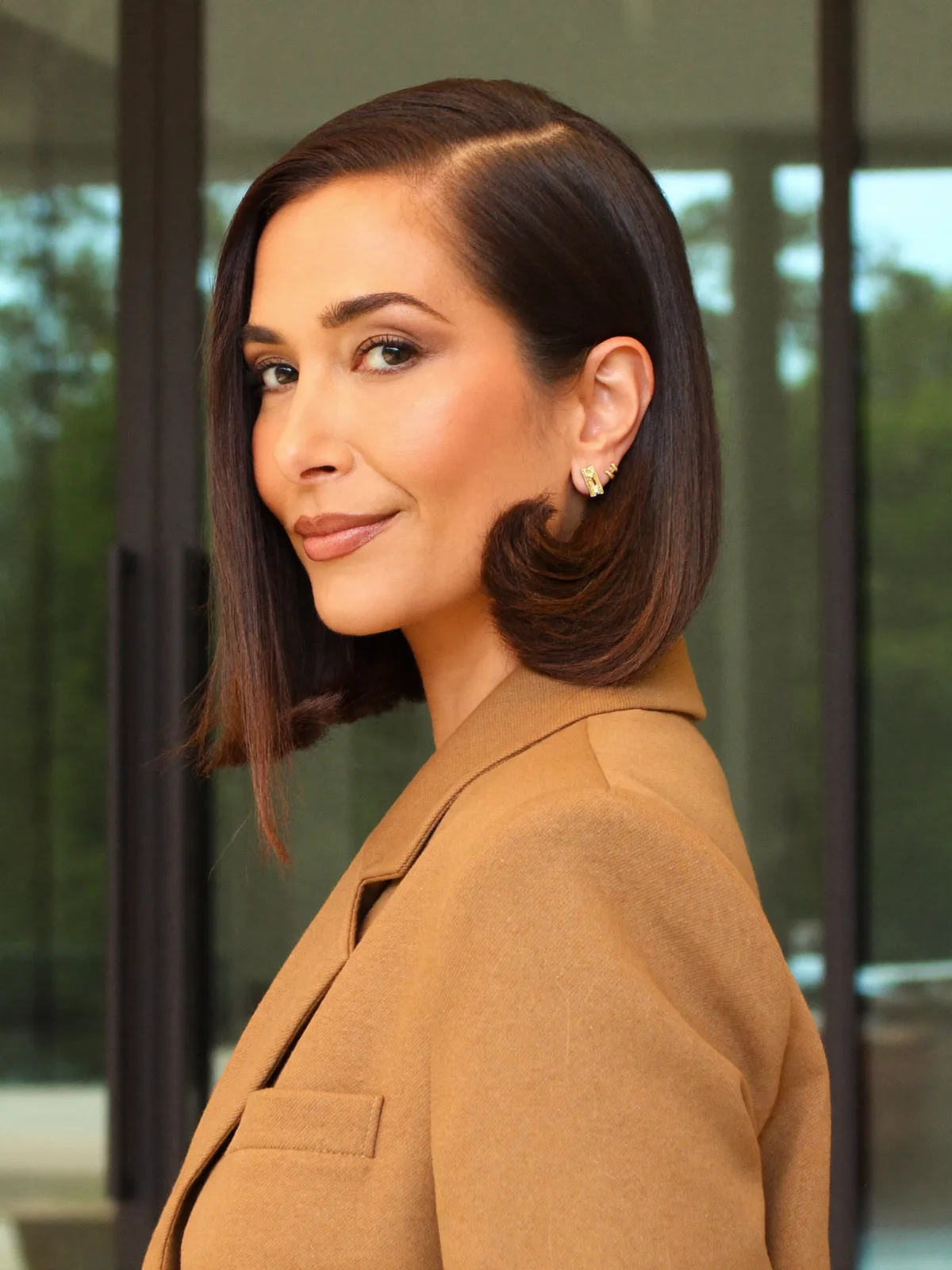 Glossy Chestnut Sleek Blunt Bob with Flipped-In Ends