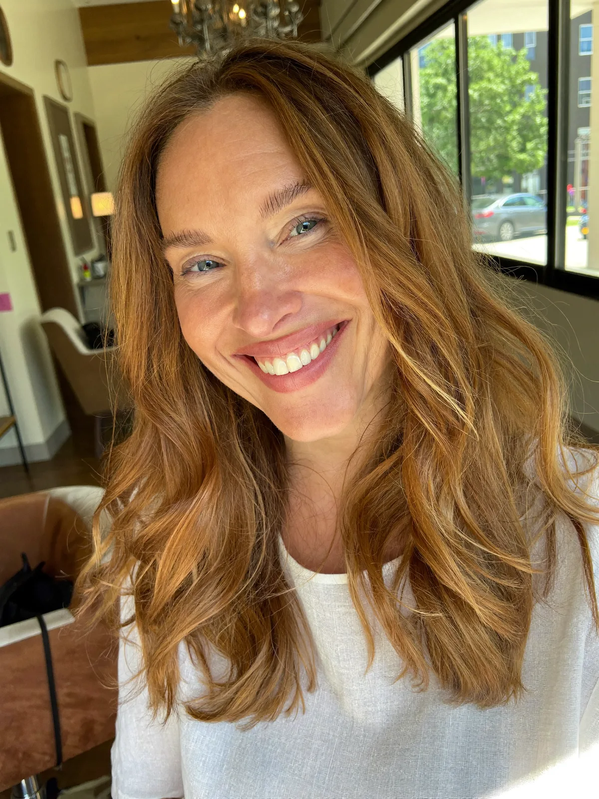 Soft Layered Mid-Length Waves in Warm Caramel Brown Tones