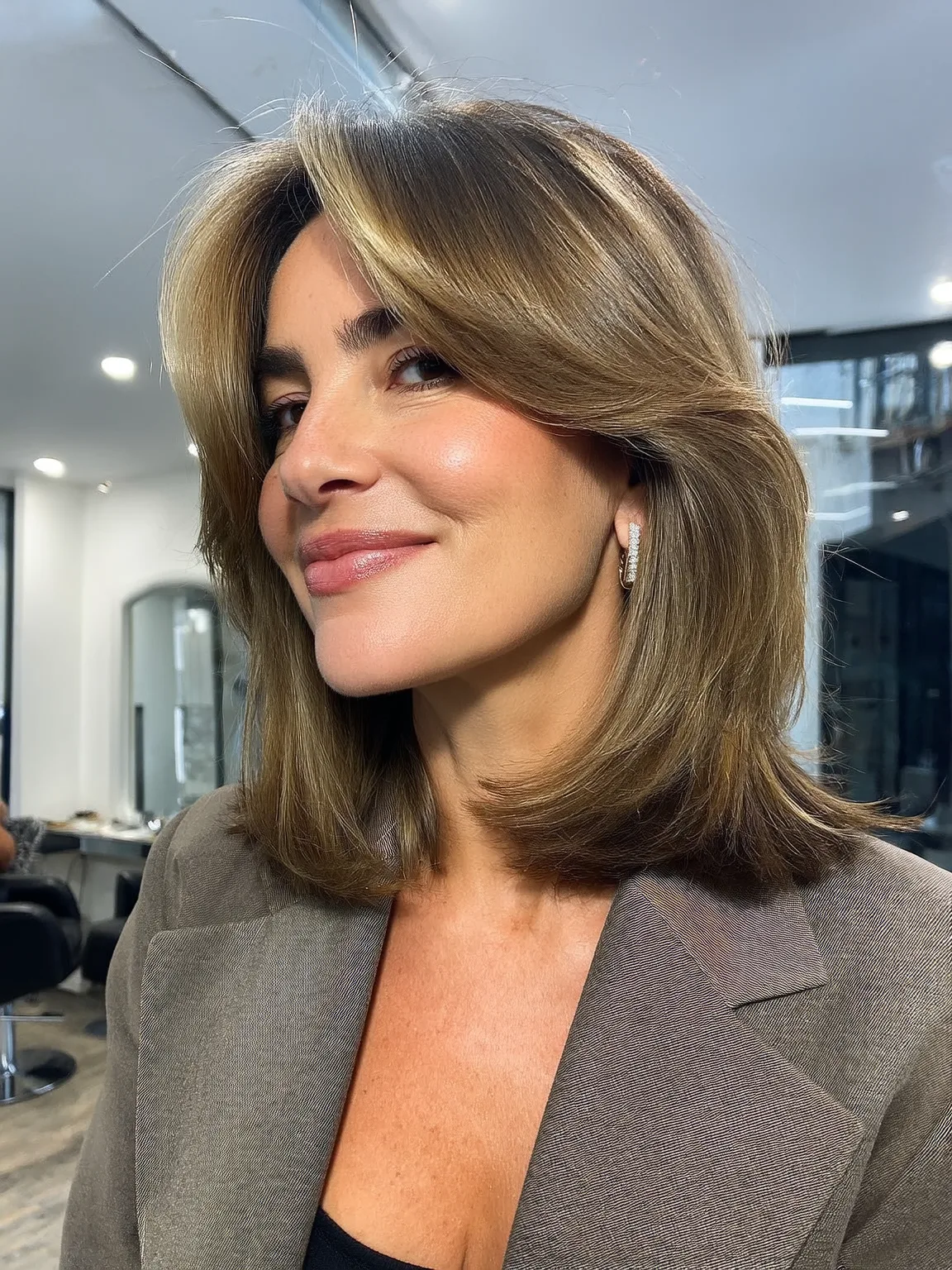 Shoulder-Length Lob with Warm Caramel Balayage Highlights