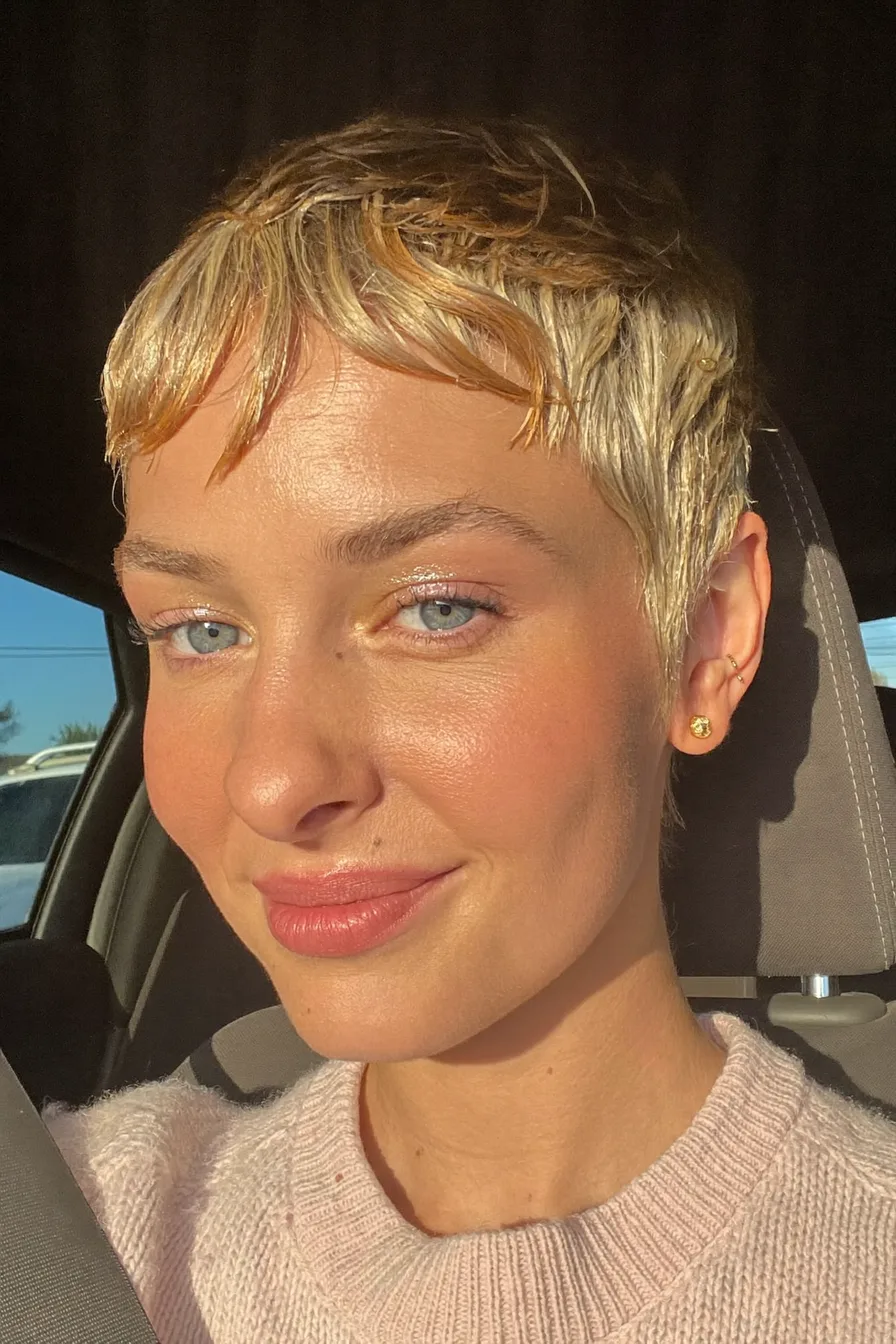 Modern Wavy Pixie Bob With Sun-Kissed Blonde Highlights