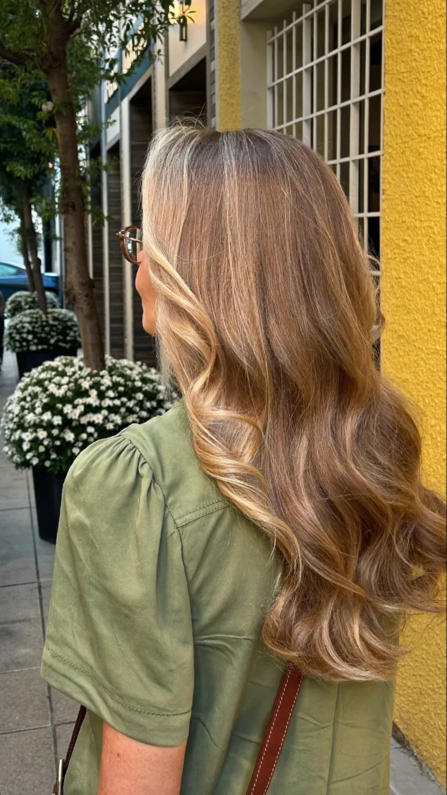 Soft Flowing Long Layers with Warm Blonde Balayage Highlights