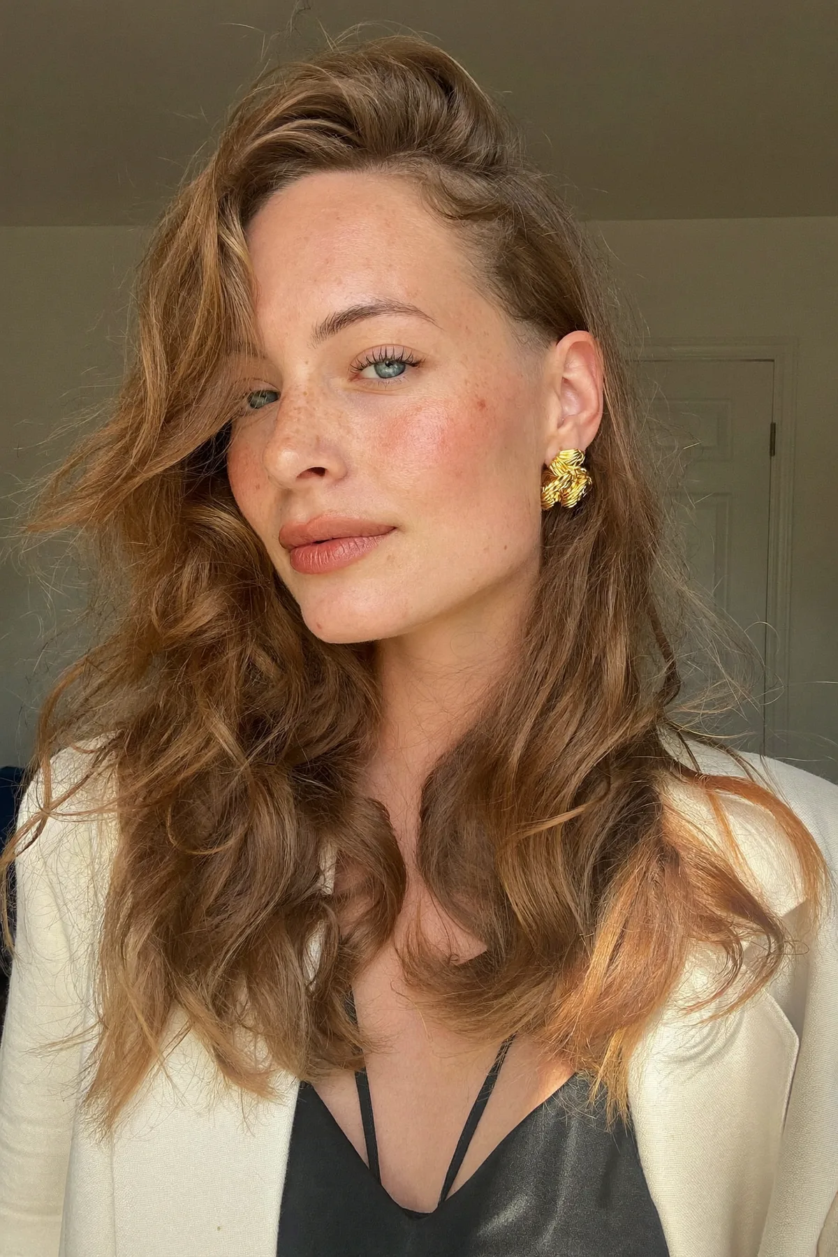 Auburn Copper Mid-Back Wavy Long Bob for Effortless Shine
