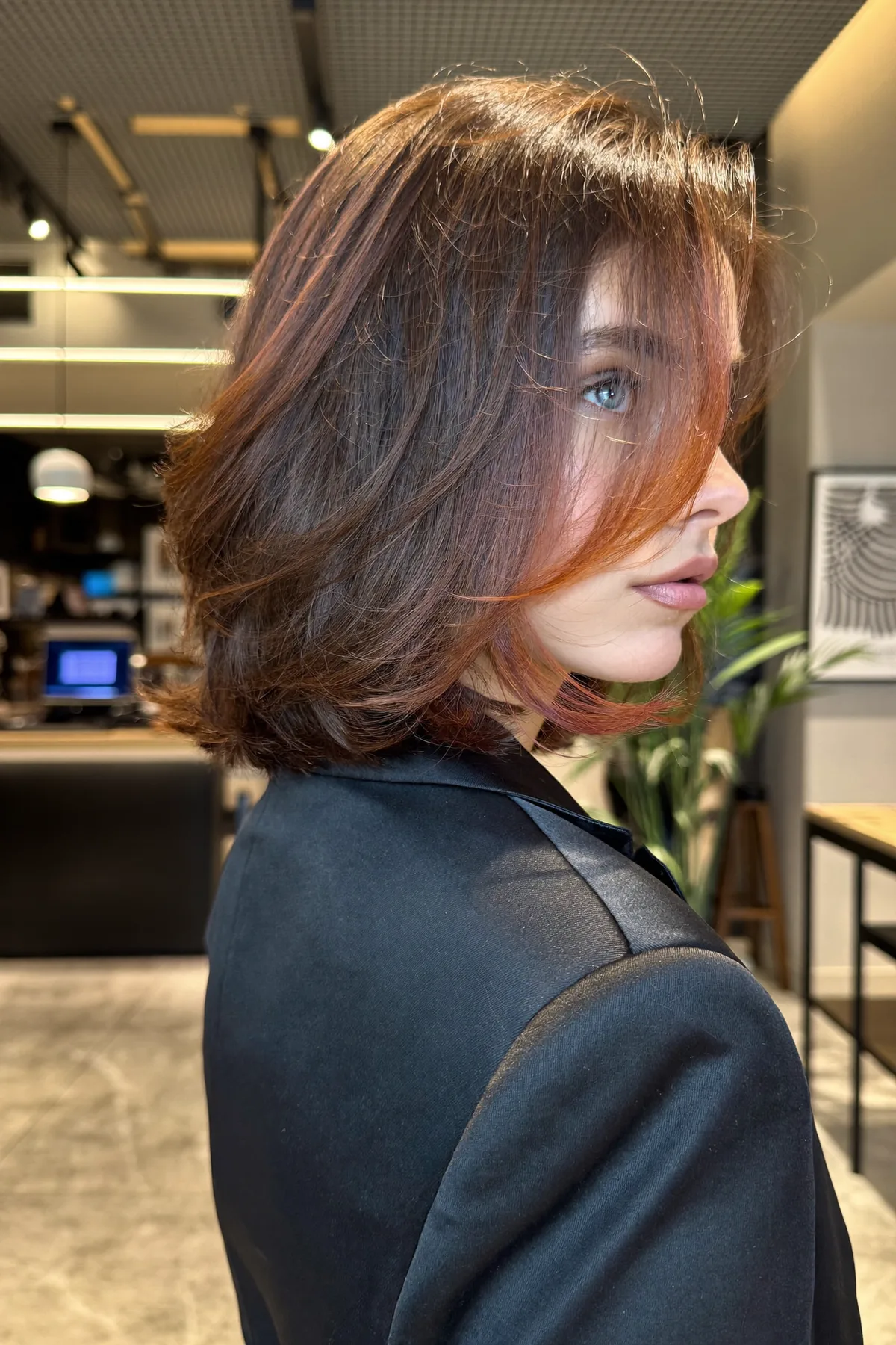 Auburn Copper Long Bob with Chunky Face-Framing Highlights
