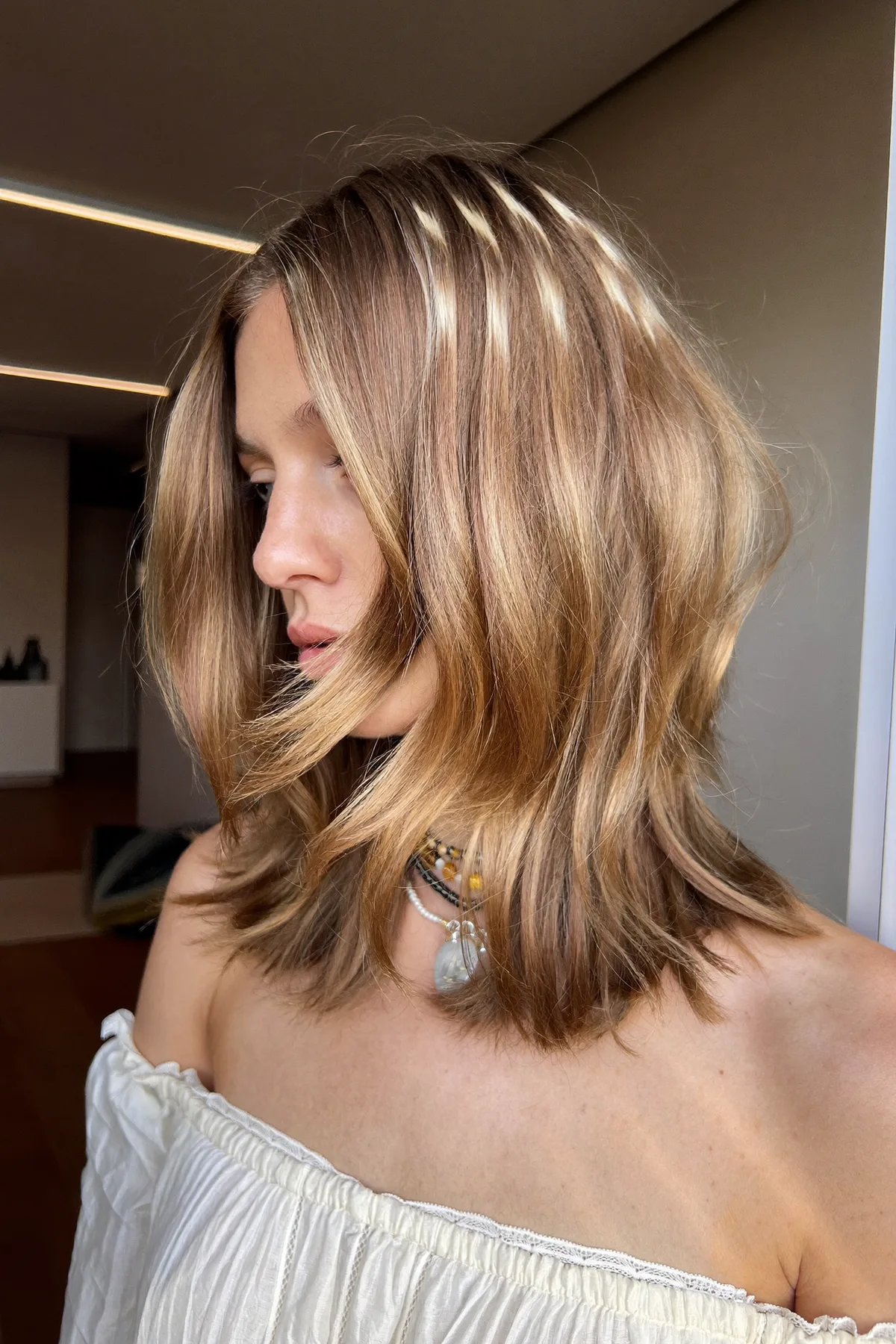 Caramel Bronde Balayage Collarbone-Length Wavy Long Bob