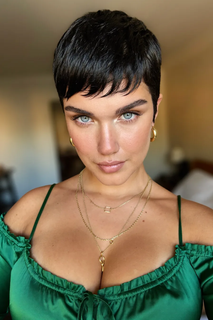 Chic Pixie Crop with Effortlessly Textured Wispy Bangs